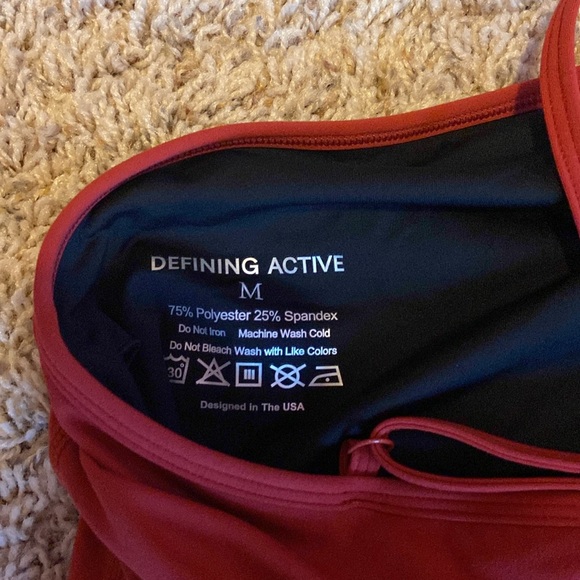 Defining Active Crop Top - Picture 3 of 3